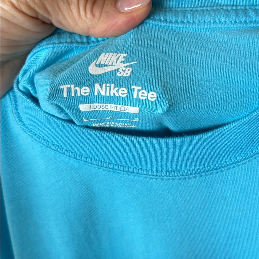 Nike Teal Skateboard Graphic Men's Tee NWOT - Picture 3 of 4